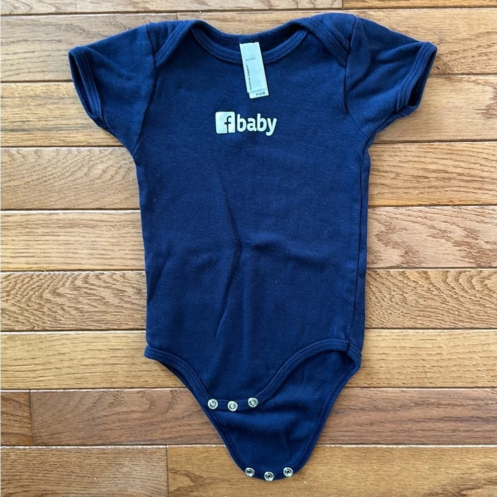 💙🩶 AMERICAN APPAREL Onesies Facebook & Instagram logo 6-12 months baby bundle